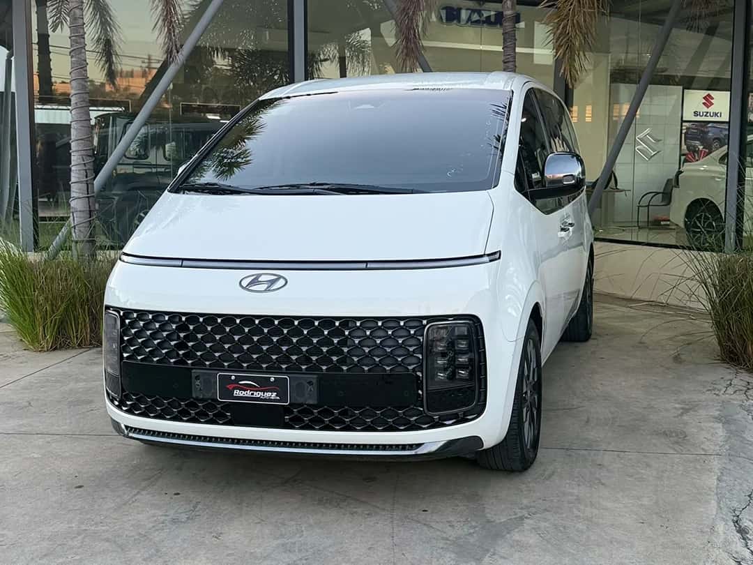 2022 Hyundai Staria usado en venta por Rodríguez Internacional Autoventa