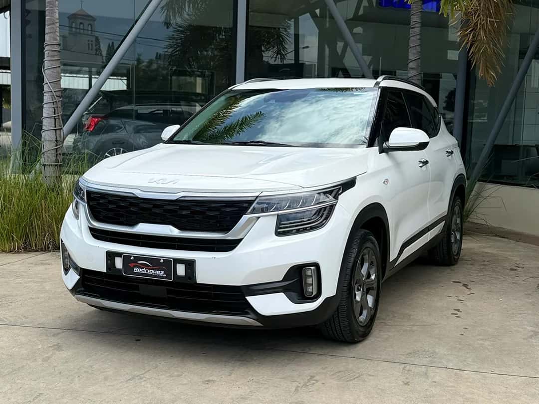 2023 Kia Seltos LX usado en venta por Rodríguez Internacional Autoventa