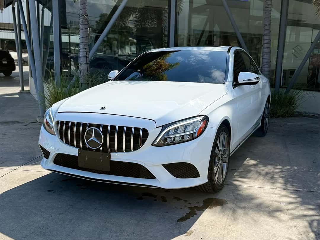 2019 Mercedes Benz C 300 usado en venta por Rodríguez Internacional Autoventa
