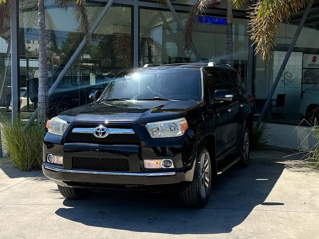 2013 Toyota 4 Runner SR5 usado en venta por Rodríguez Internacional Autoventa