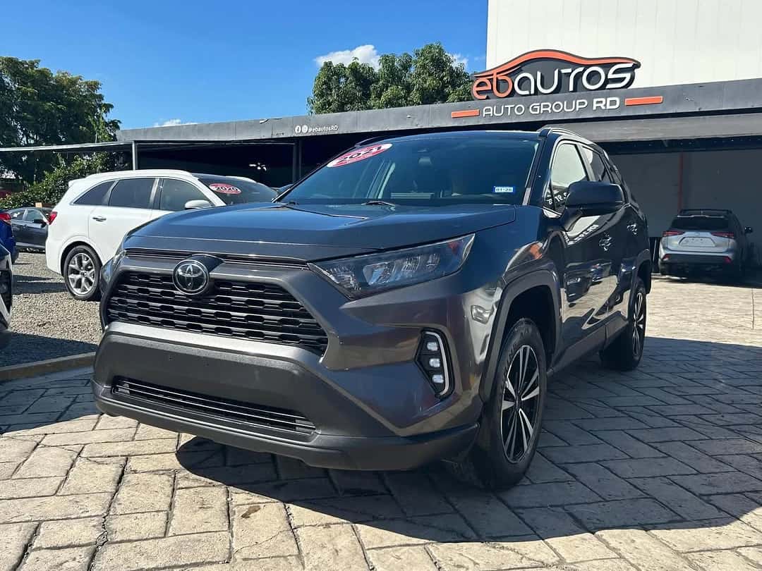2021 Toyota RAV4 LE usado en venta por Veras Auto EBauto Group RD