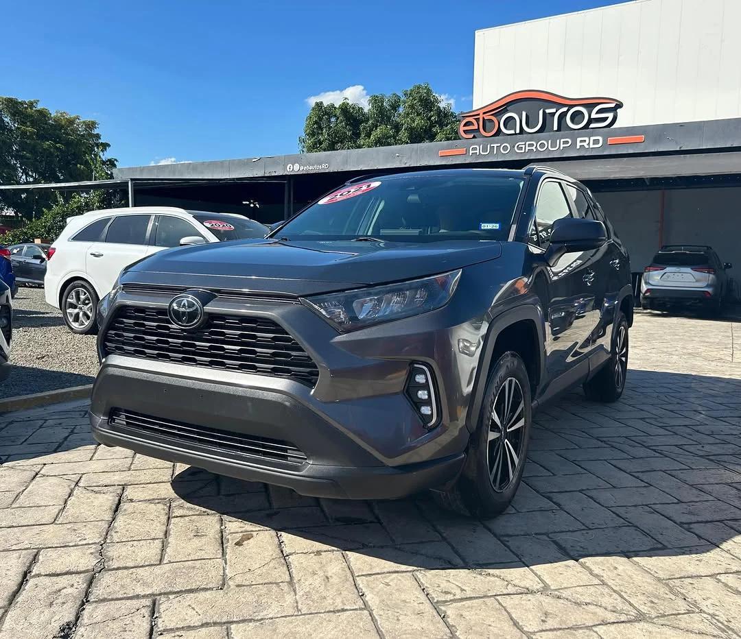 Toyota RAV4 LE 2021 en venta - vista principal