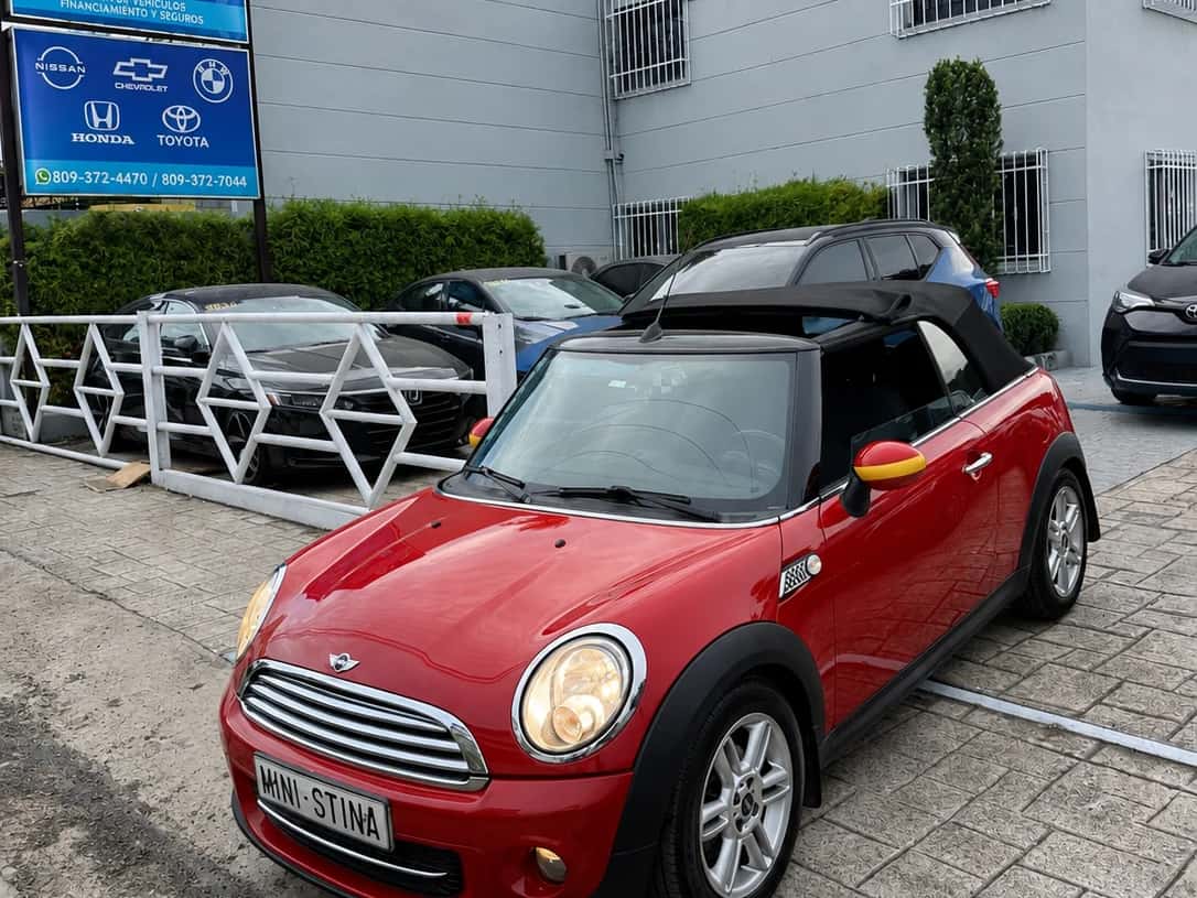 2011 Mini Cooper Convertible usado en venta por Afimosa Motors