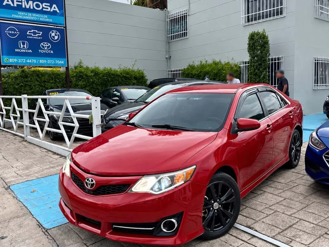 2013 Toyota Camry SE usado en venta por Afimosa Motors