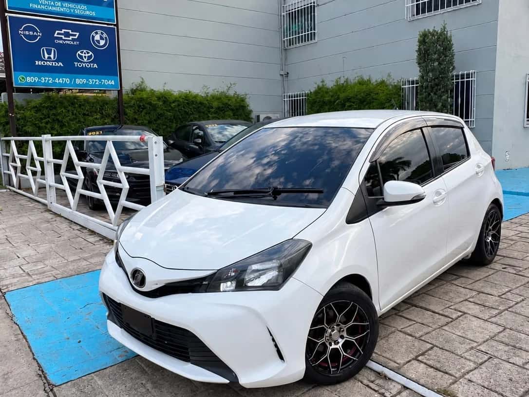 2016 Toyota VITZ usado en venta por Afimosa Motors