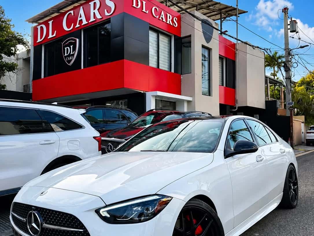 2022 Mercedes Benz C 300 AMG usado en venta por DL CARS