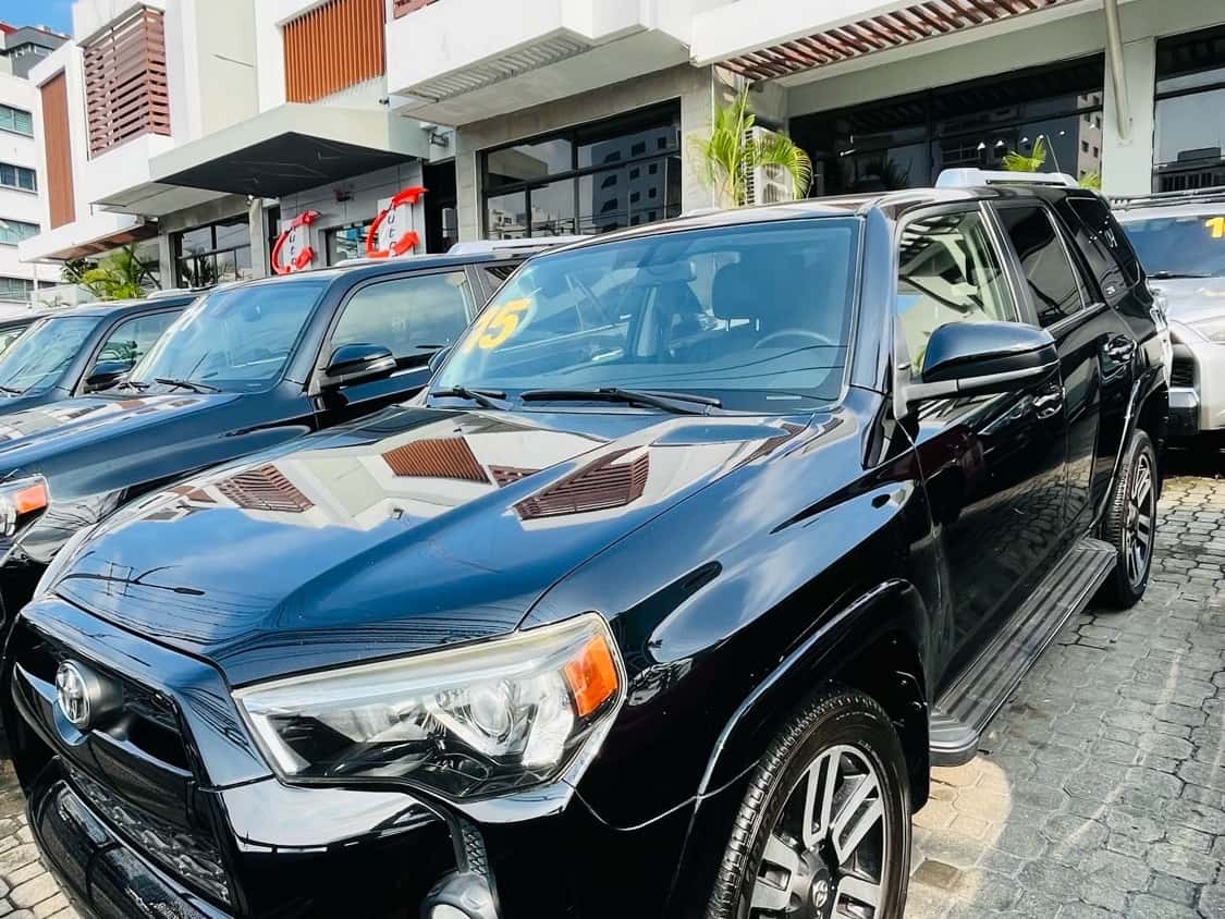 2015 Toyota 4 Runner SR5 usado en venta por CHUQUI MOTORS SRL