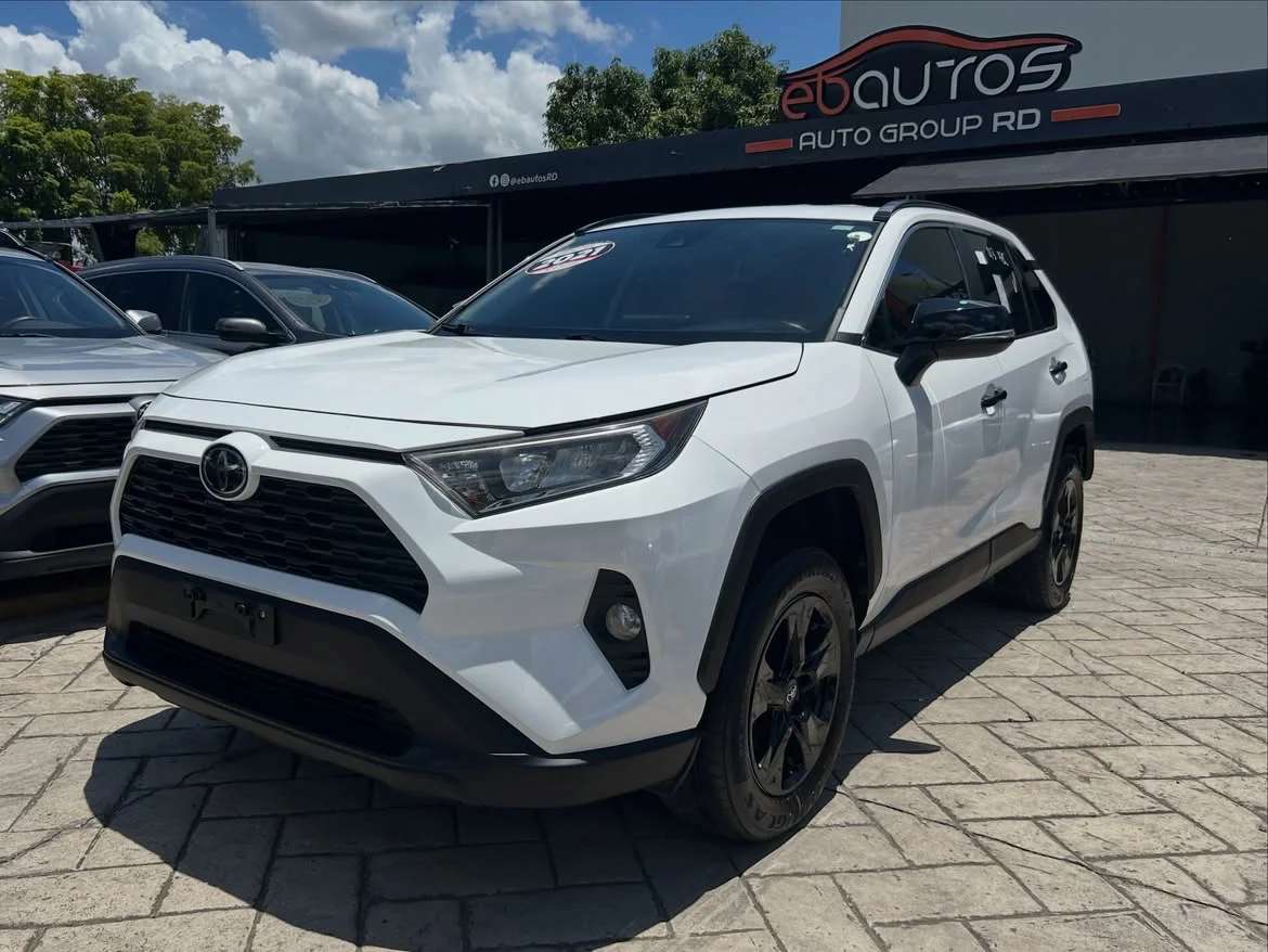 2021 Toyota RAV4 XLE usado en venta por Veras Auto EBauto Group RD