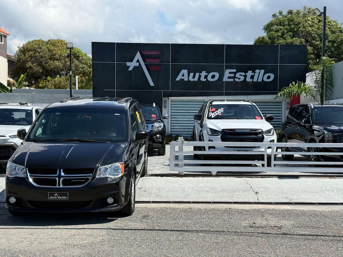 2020 Dodge Grand Caravan SXT usado en venta por AUTO ESTILO SRL