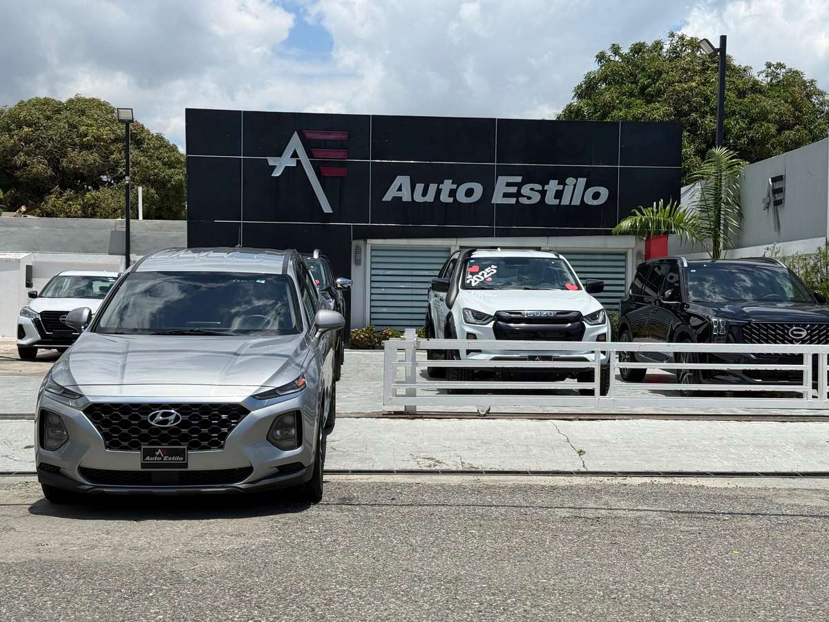 2019 Hyundai Grand Santa Fe GLS usado en venta por AUTO ESTILO SRL
