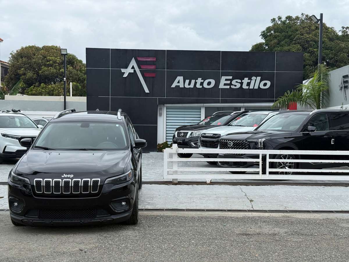 2019 Jeep Cherokee Latitude, Longitude, North usado en venta por AUTO ESTILO SRL