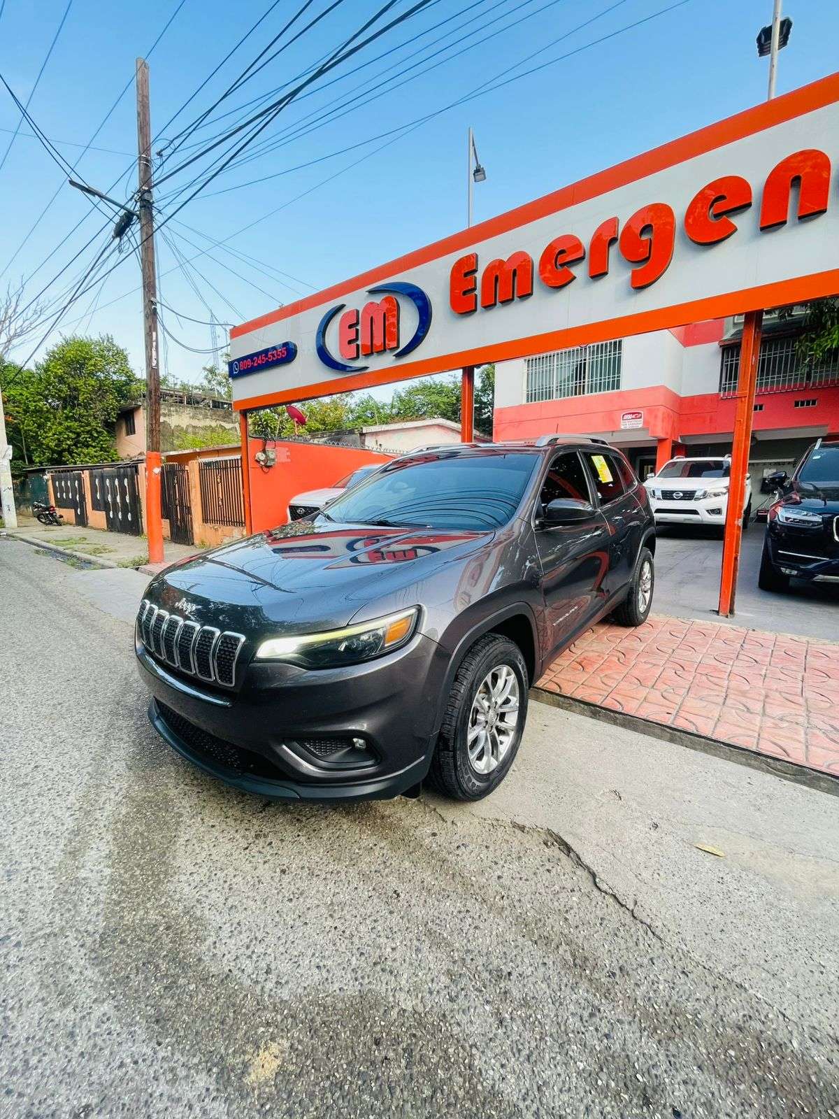 2019 Jeep Cherokee Latitude Plus usado en venta por Emergencia motors