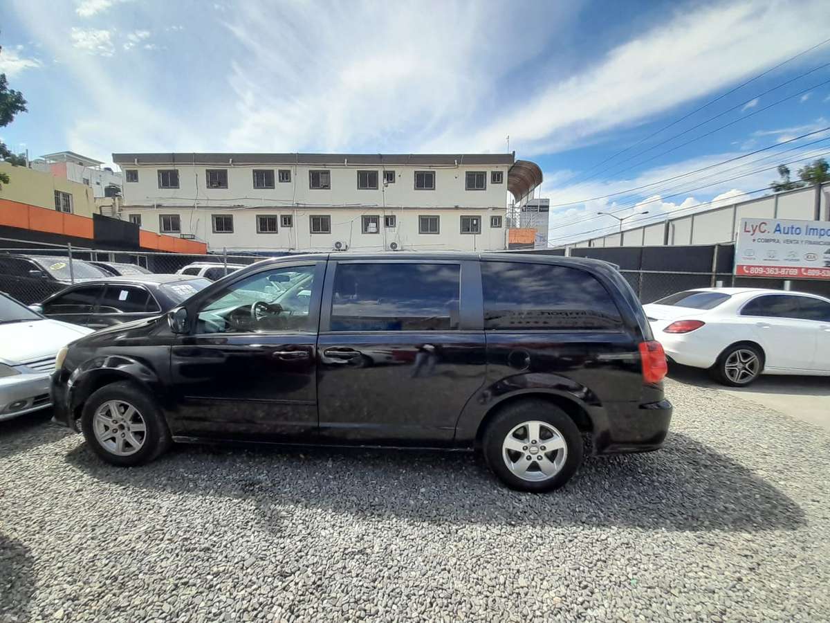 Dodge Grand Caravan S E 2012 - miniatura 2