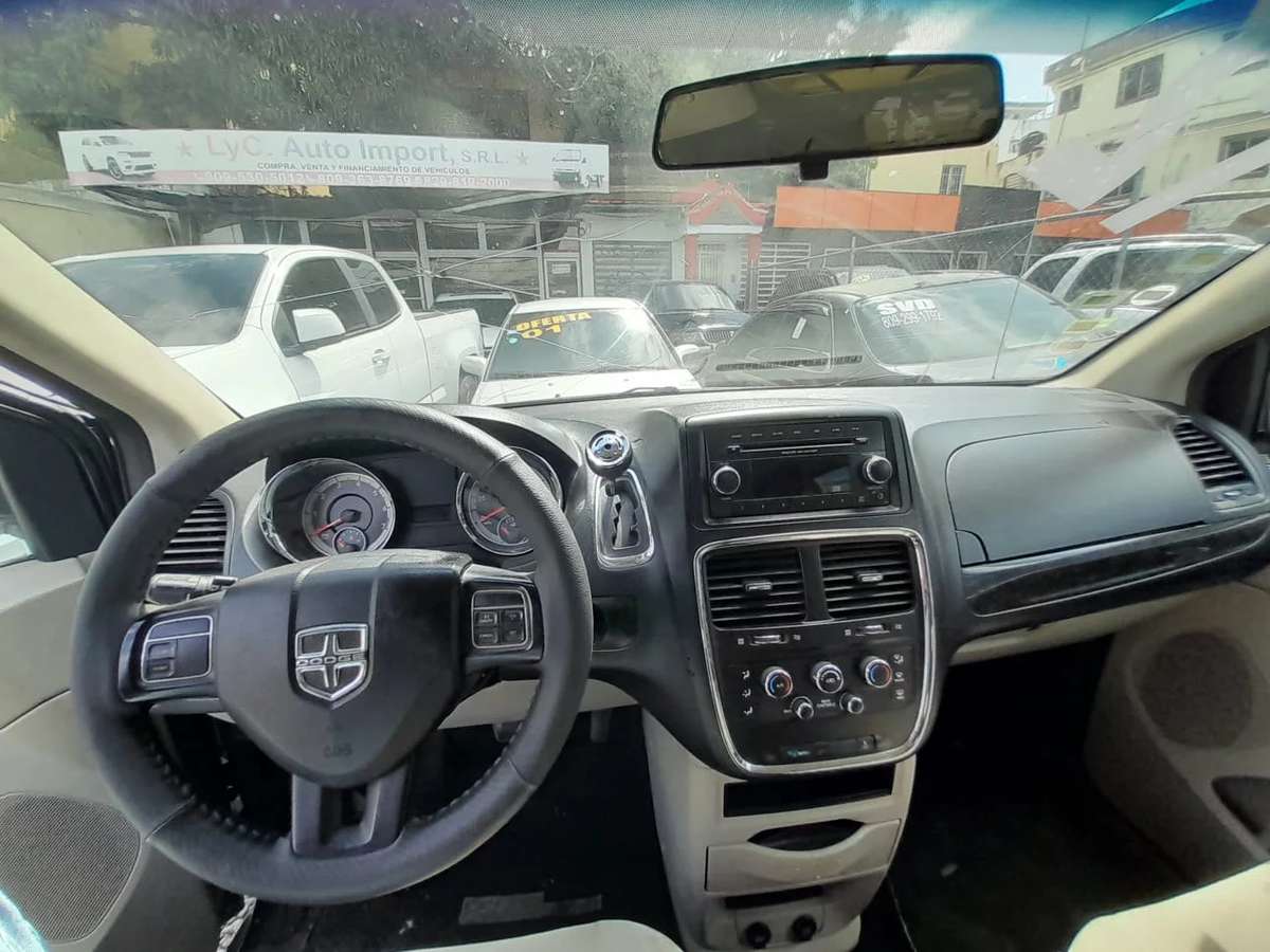 Dodge Grand Caravan S E 2012 - miniatura 7