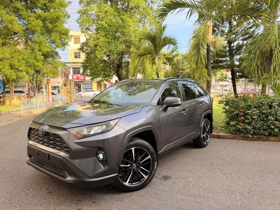 2019 Toyota RAV4 LE usado en venta por HNOS ACOSTA AUTO IMPORT
