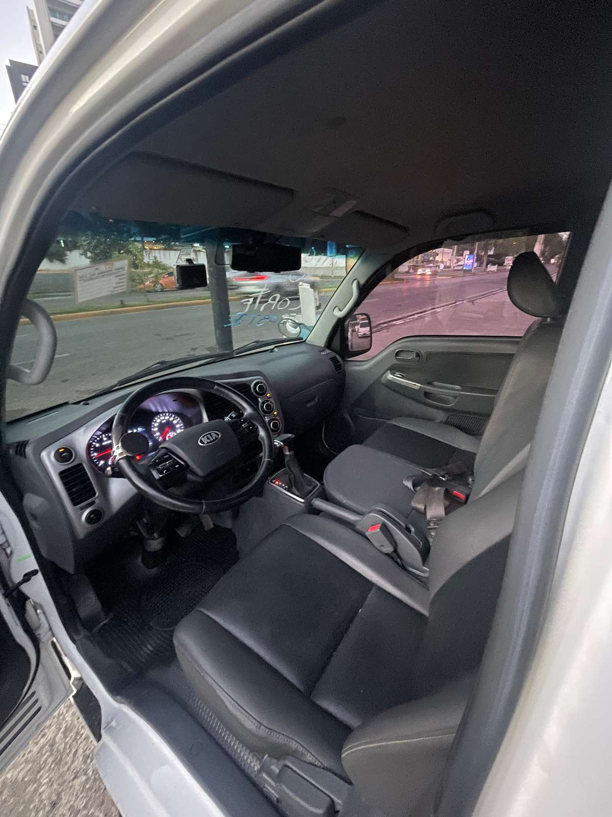Hyundai Porter II 2020 - miniatura 4