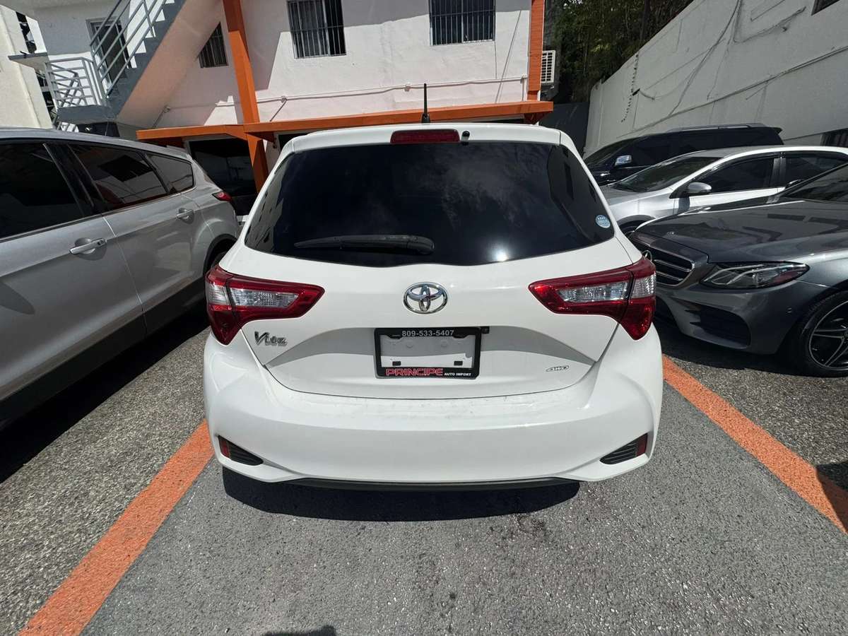 Toyota VITZ GR Sport 2020 - miniatura 2