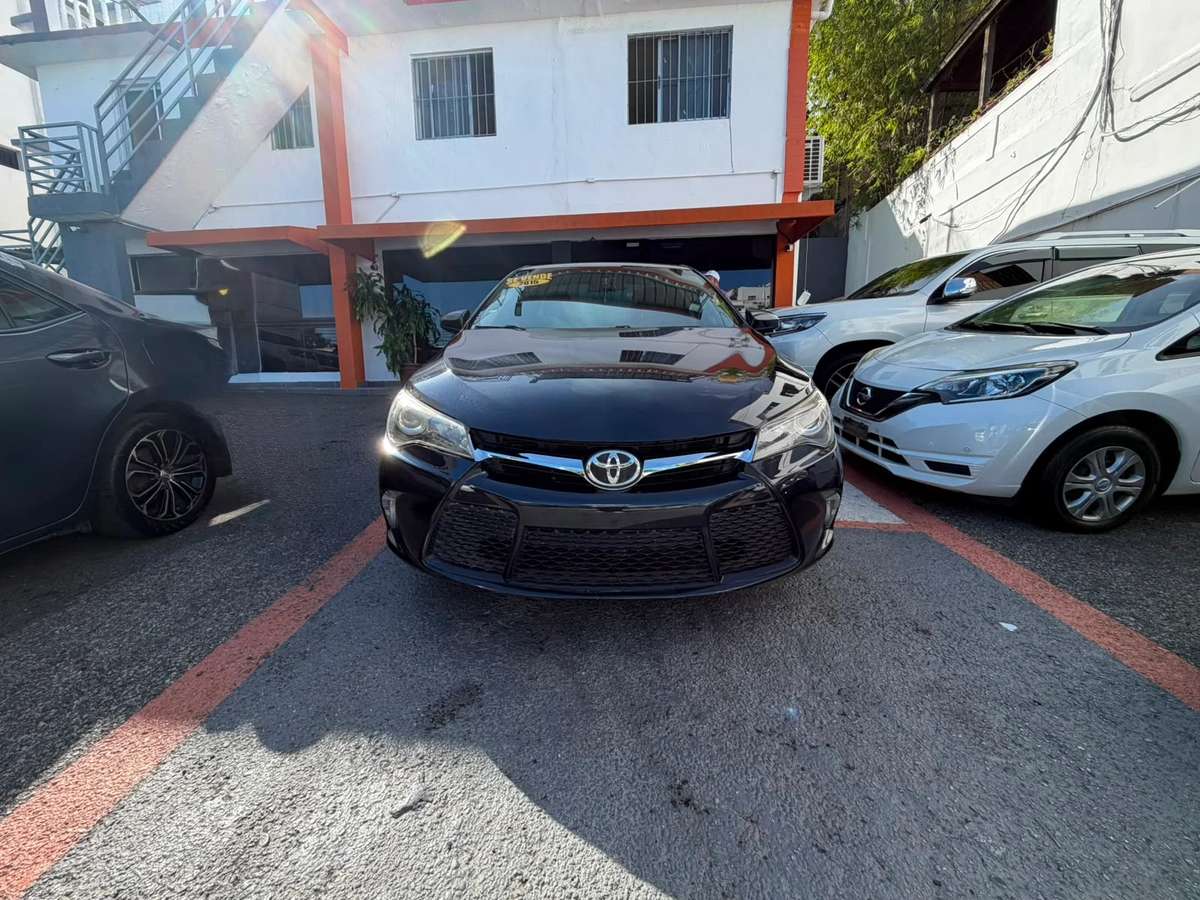 2015 Toyota Camry SE usado en venta por Principe Auto Import