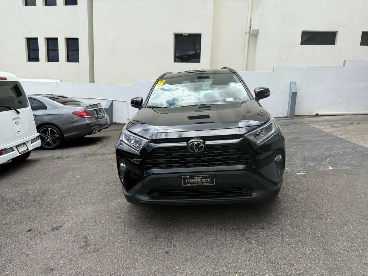 2021 Toyota RAV4 XLE usado en venta por Príncipe Auto Import
