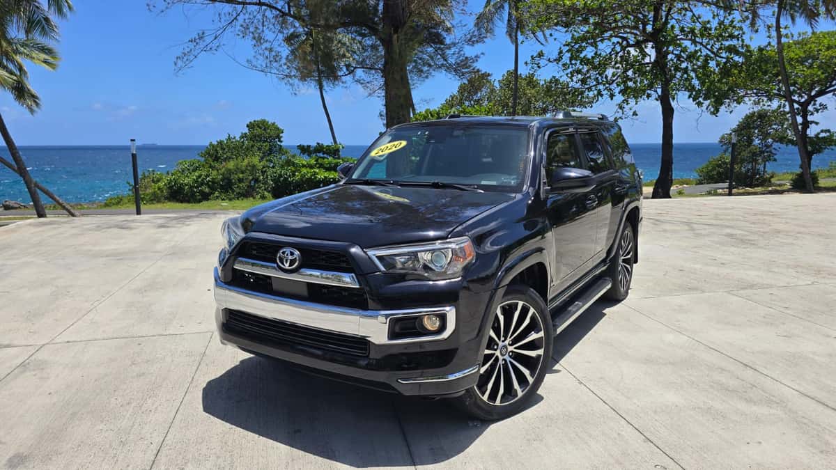 2020 Toyota 4 Runner SR5 Premium usado en venta por Robert Kennedy Motors Import
