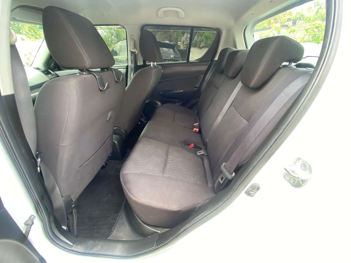 Suzuki Swift GL+ 2014 - miniatura 9