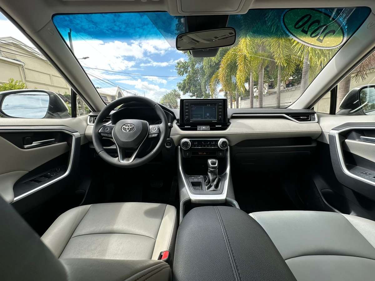 Toyota RAV4 XLE 2020 - miniatura 8