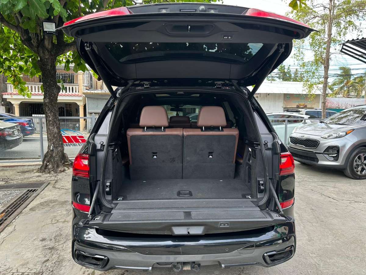 BMW X7 M50i 2020 - miniatura 7