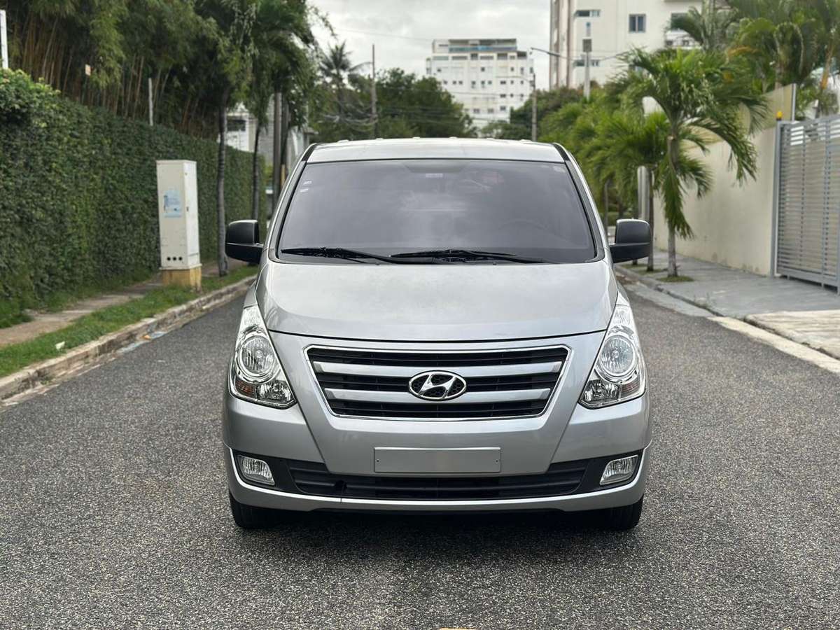 Hyundai Starex H-1 2018 - miniatura 13