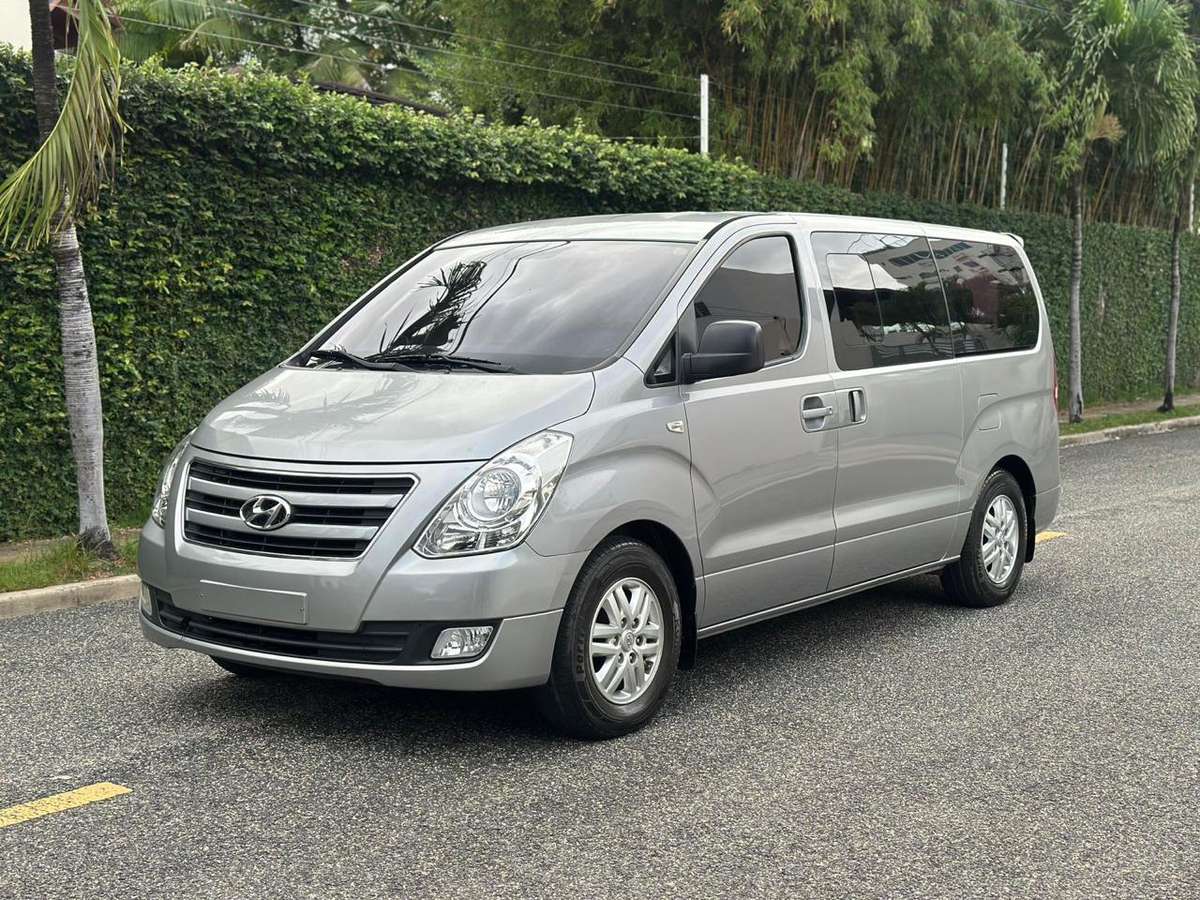 Hyundai Starex H-1 2018 - miniatura 1