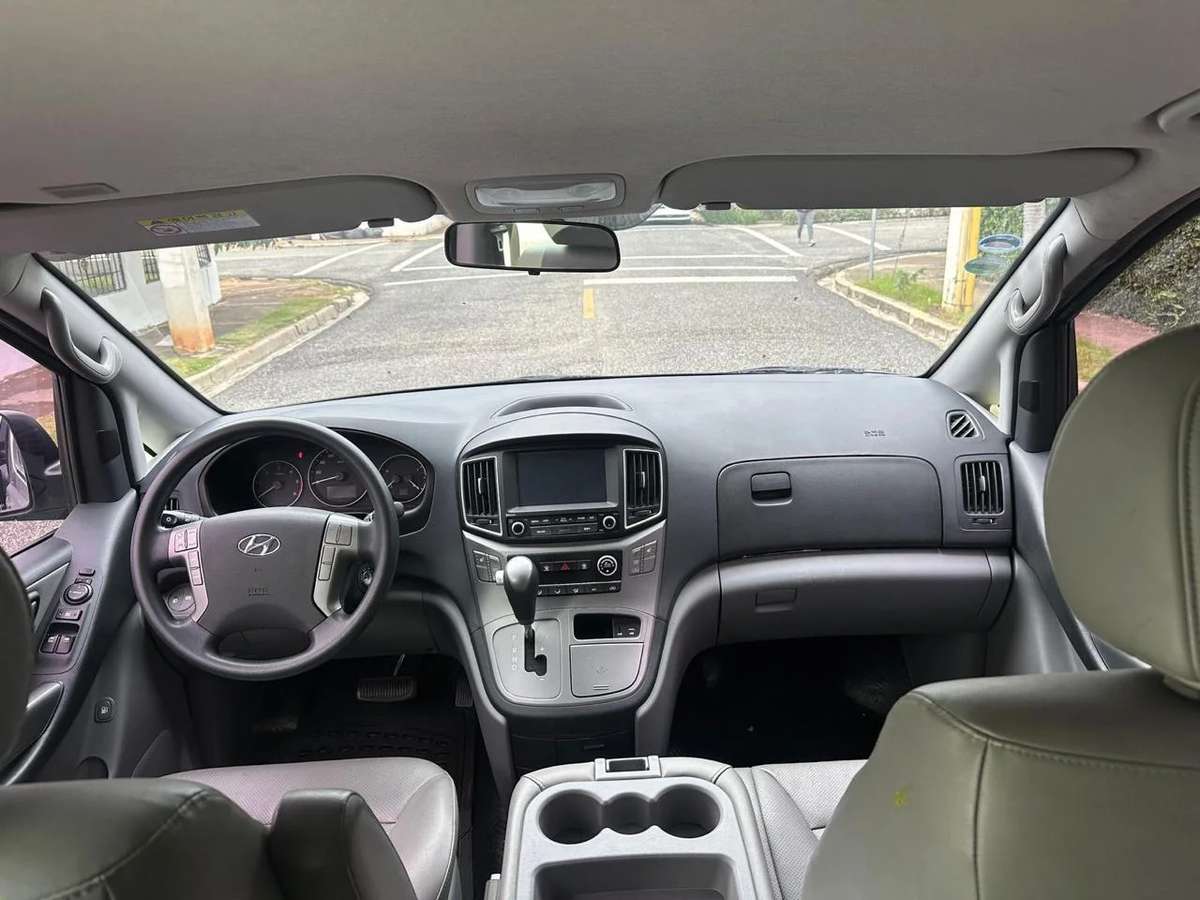 Hyundai Starex H-1 2018 - miniatura 10
