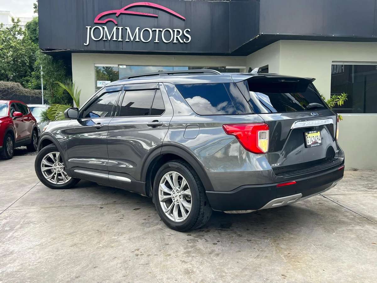 Ford Explorer XLT 2021 - miniatura 4