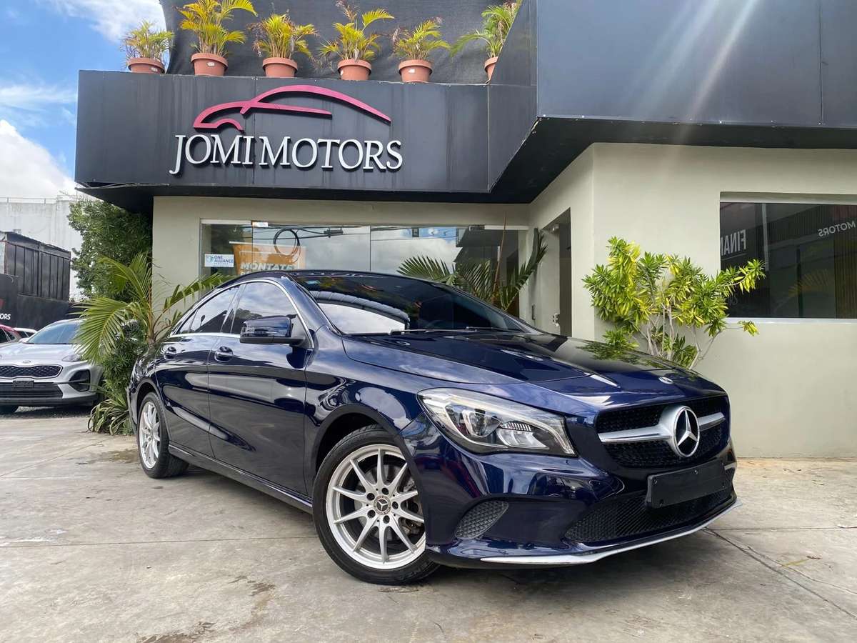 Mercedes Benz CLA 180 2018 - miniatura 3