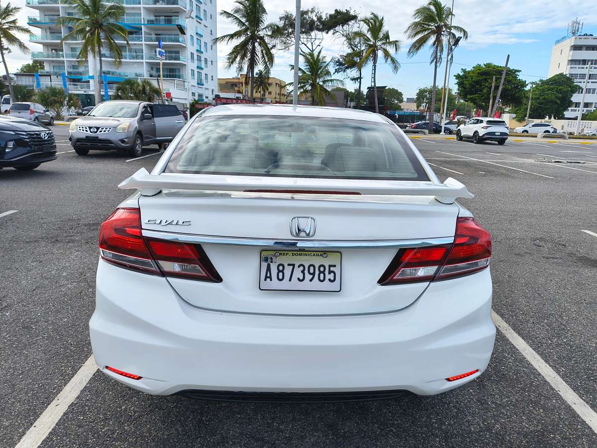 Honda Civic LX 2015 - miniatura 4