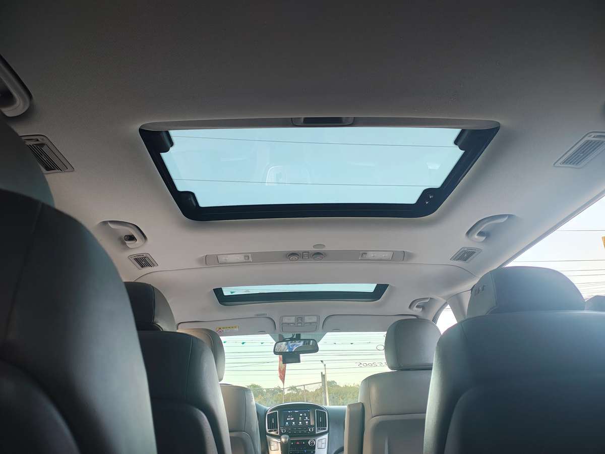 Hyundai Grand Starex Limousine 2020 - miniatura 5