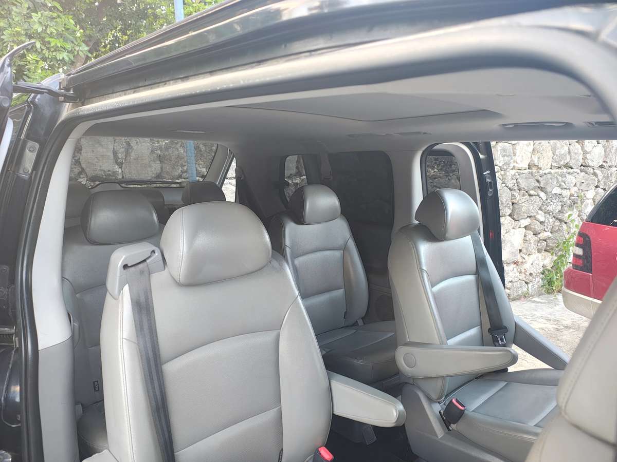 Hyundai Grand Starex Limousine 2020 - miniatura 6