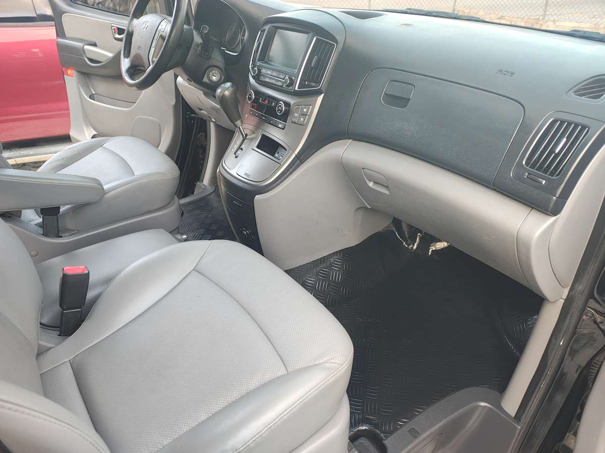 Hyundai Grand Starex Limousine 2020 - miniatura 7