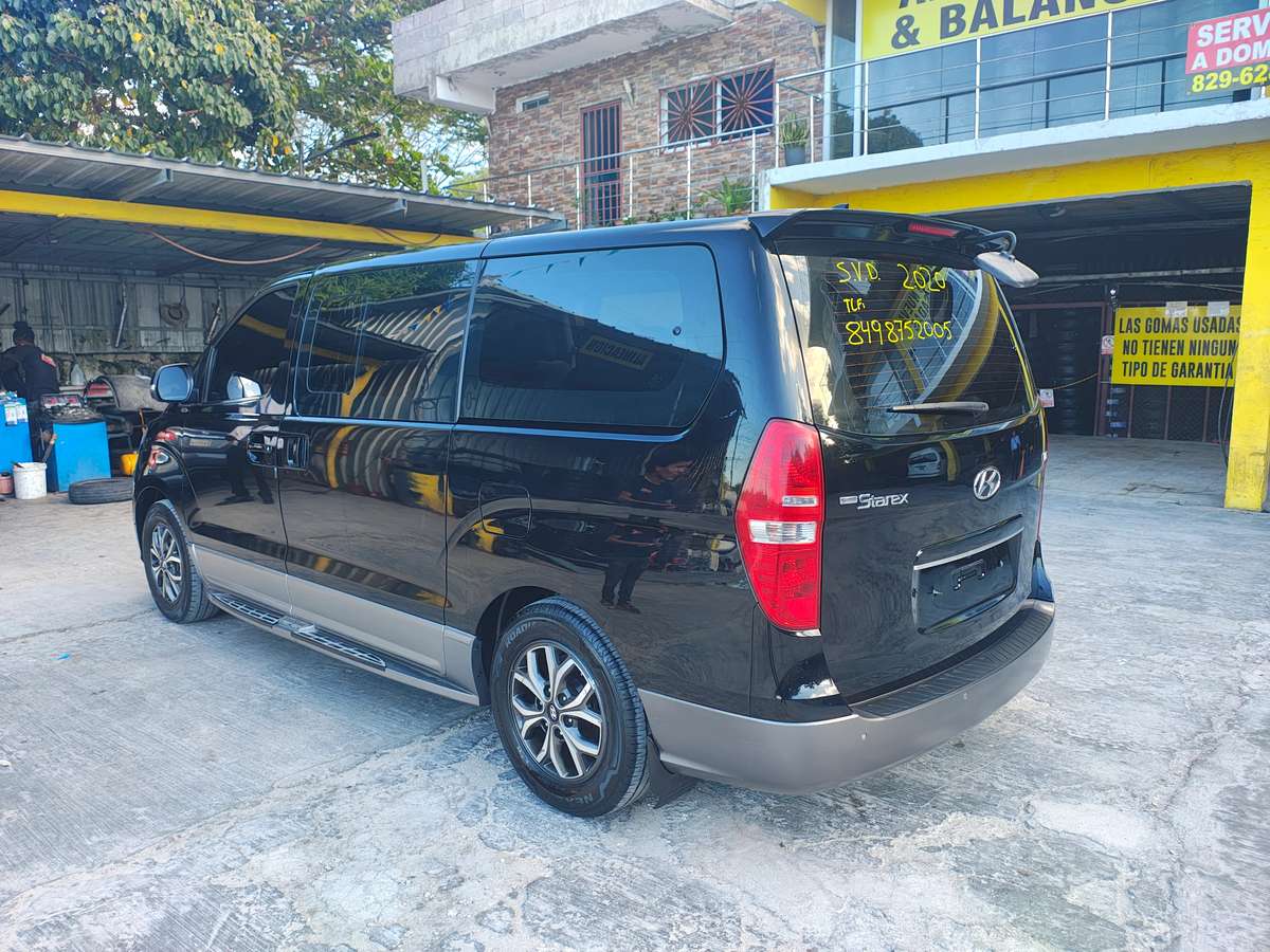 Hyundai Grand Starex Limousine 2020 - miniatura 11