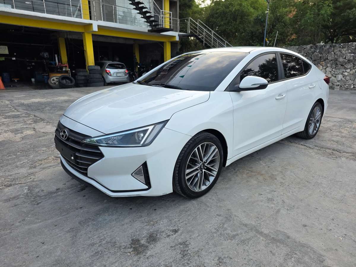 2020 Hyundai Avante LPI usado en venta por SANTIAGO PEREZ