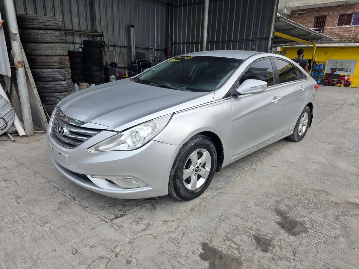 2015 Hyundai Sonata Y20 usado en venta por SANTIAGO PEREZ