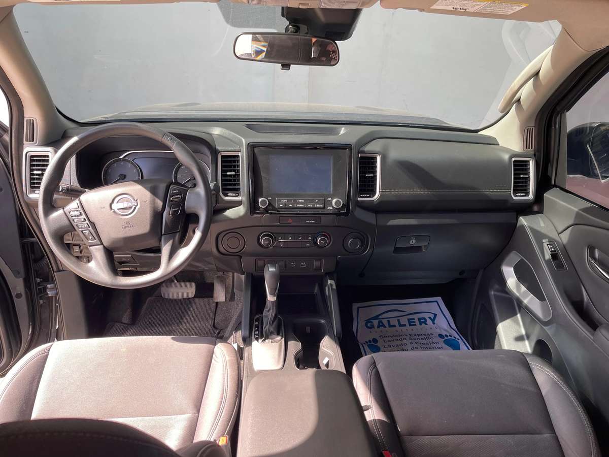 Nissan Frontier SV 2022 - miniatura 6