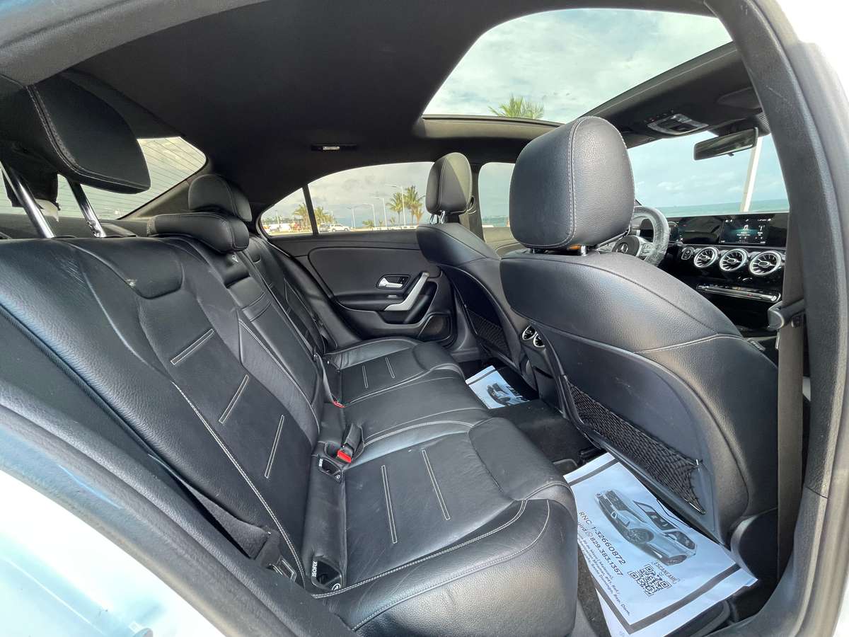 Mercedes Benz A 220 AMG 2019 - miniatura 12