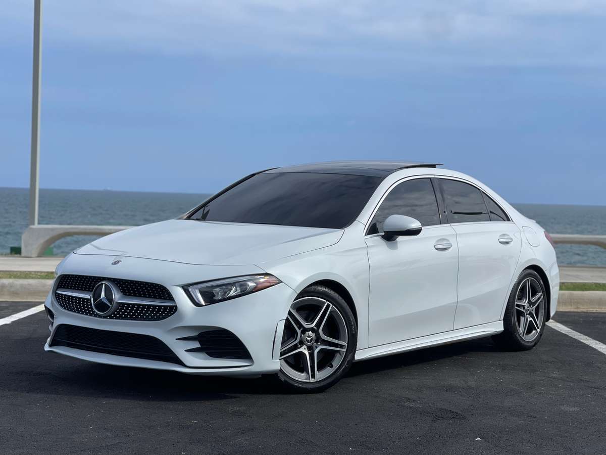 Mercedes Benz A 220 AMG 2019 - miniatura 1