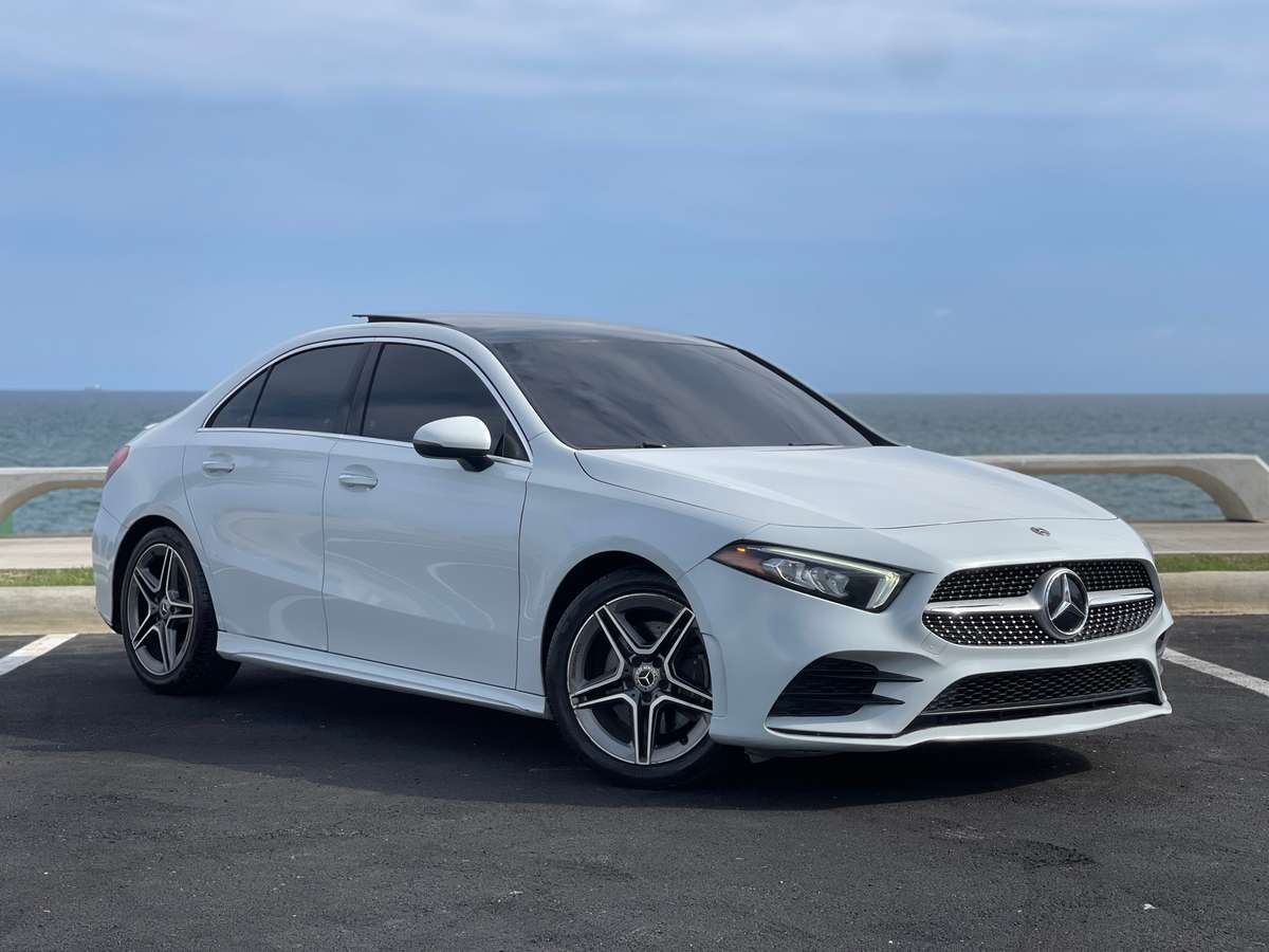 Mercedes Benz A 220 AMG 2019 - miniatura 2