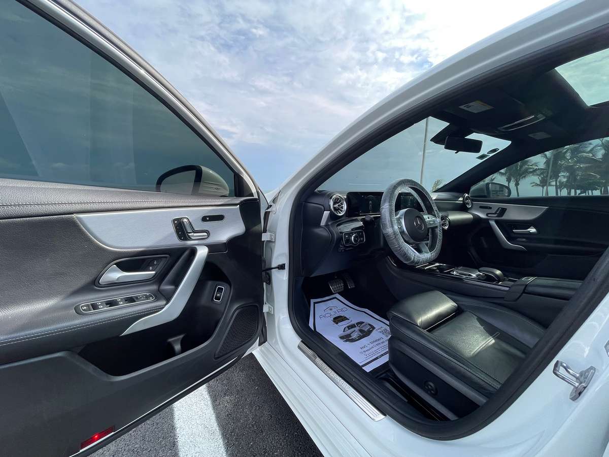 Mercedes Benz A 220 AMG 2019 - miniatura 8