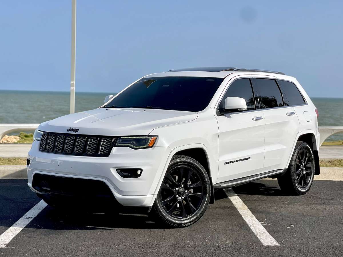 2017 Jeep Grand Cherokee Limited usado en venta por AQUIN RD SRL 