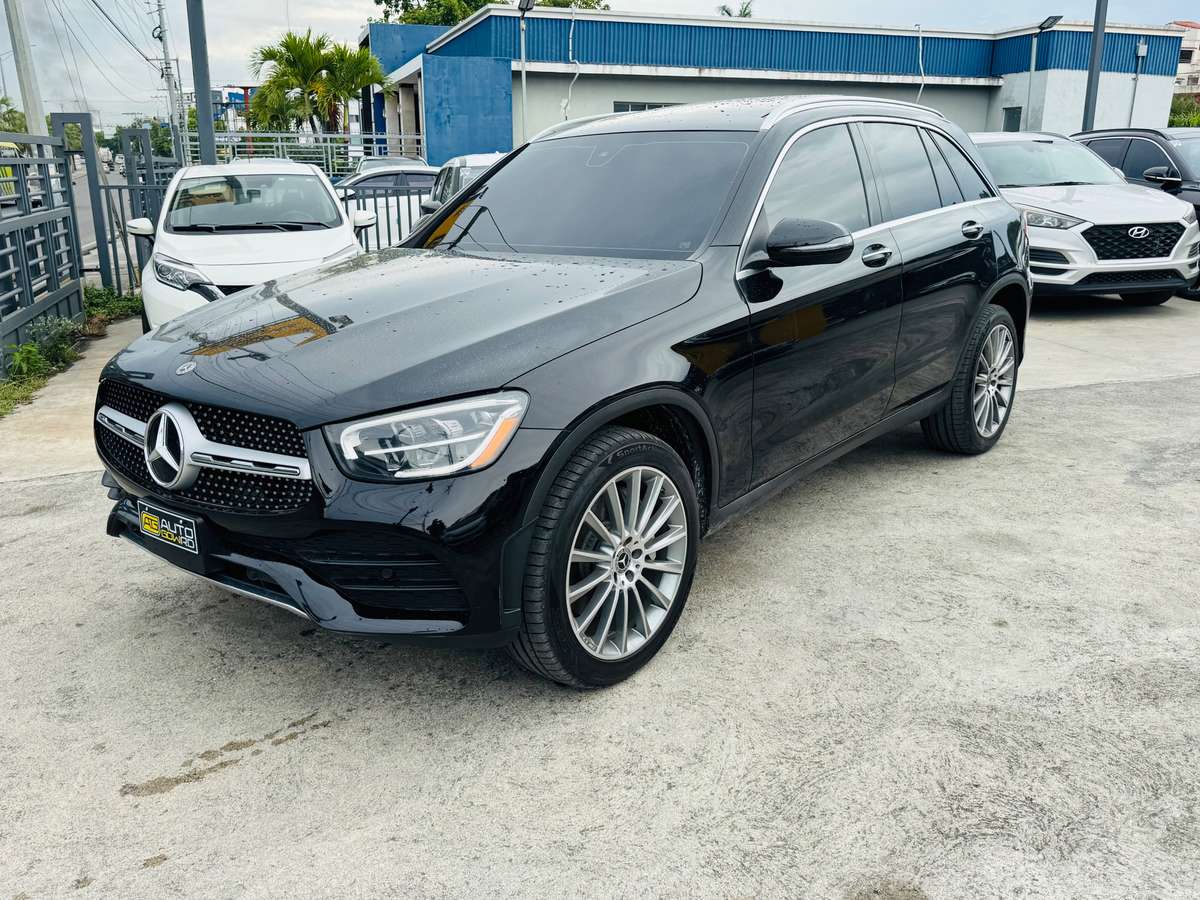 2020 Mercedes Benz GLC 300 AMG usado en venta por AUTO GOW RD 