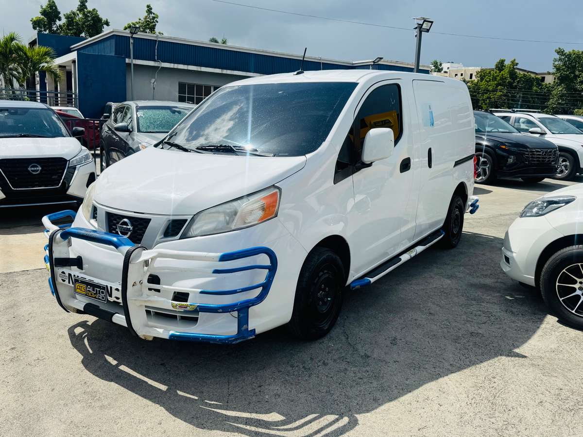 2020 Nissan NV 200 usado en venta por AUTO GOW RD 