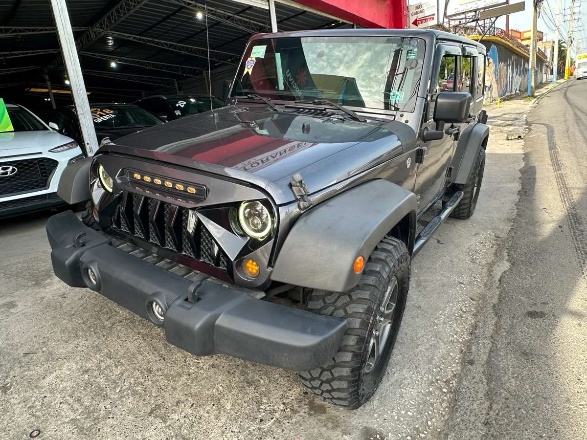 2017 Jeep Wrangler Unlimited Sport usado en venta por MOTORANGEL AUTO IMPORT