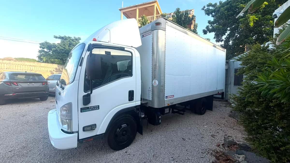 2013 Isuzu NPR 16 pies usado en venta por EVL HOME CARS
