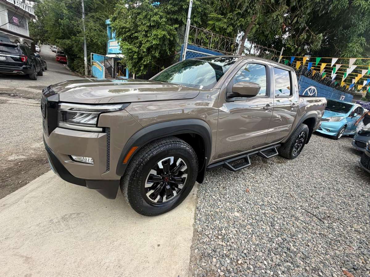 2023 Nissan Frontier Pro-4X usado en venta por BERSON VALERA AUTO DEALERS